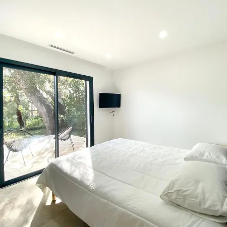 Villa De 2 Chambres A Lecci Avec Magnifique Vue Sur La Montagne Piscine Privee Jardin Clos A 4 Km De La Plage Vila